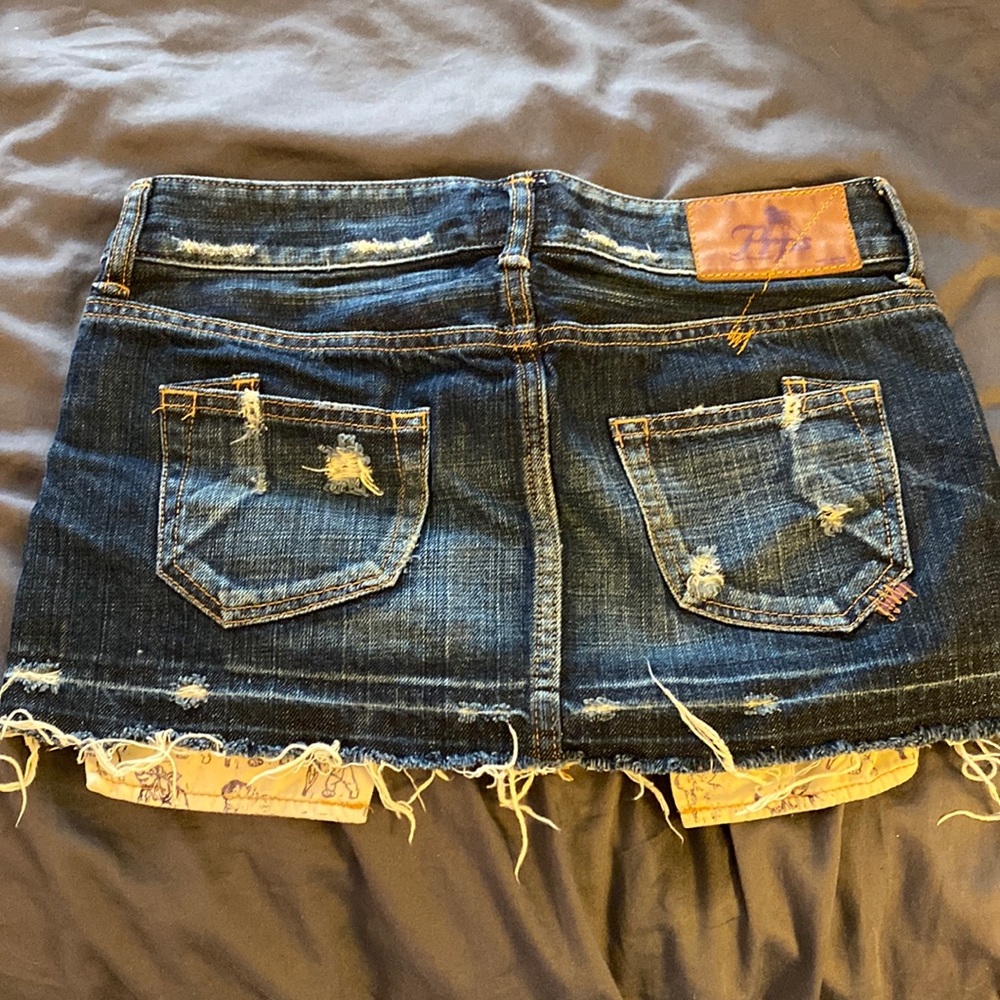 Got this skirt at Barney’s NYC this Denim is soft and tendy size 25